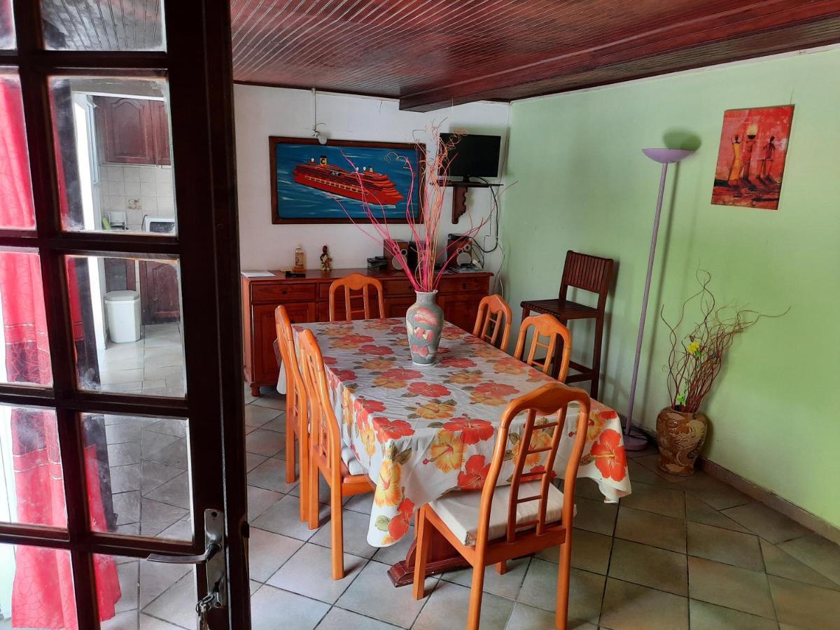 Apartamento Le Jardin De Massieux Bouillante Exterior foto