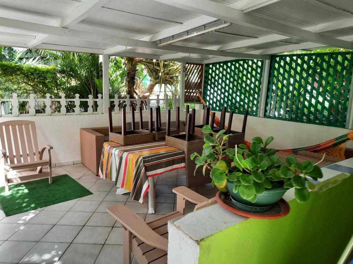 Apartamento Le Jardin De Massieux Bouillante Exterior foto
