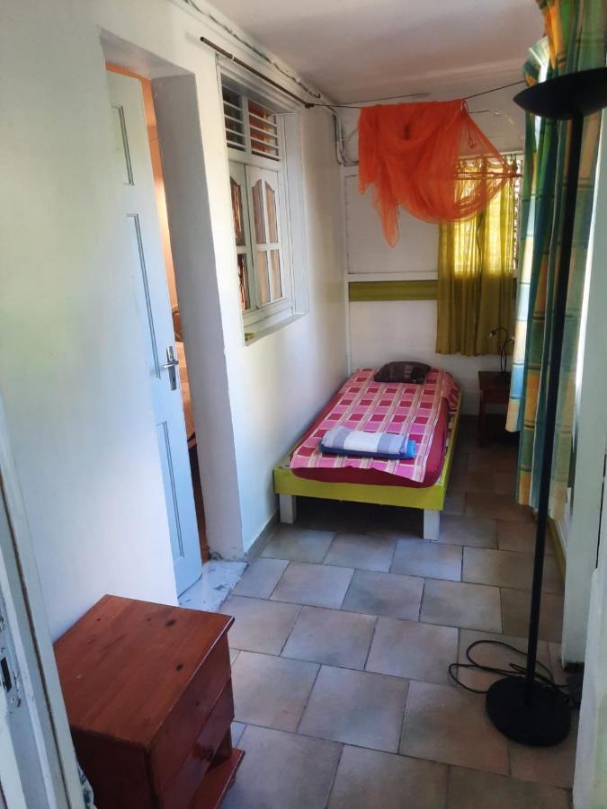 Apartamento Le Jardin De Massieux Bouillante Exterior foto